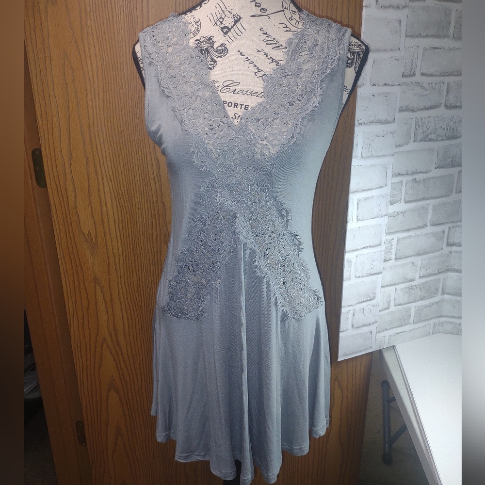 Sm. Elegant Gray Lace Dress